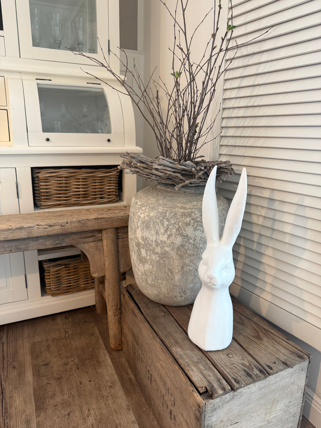 Dekorativer Hase aus Polyresin
