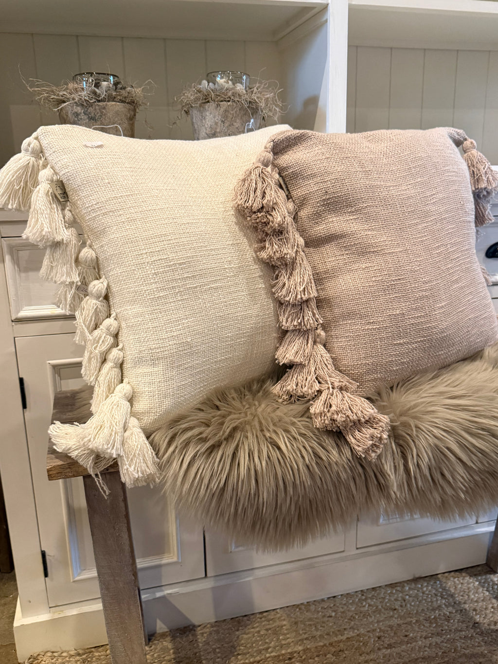 Kissen mit Quasten beige