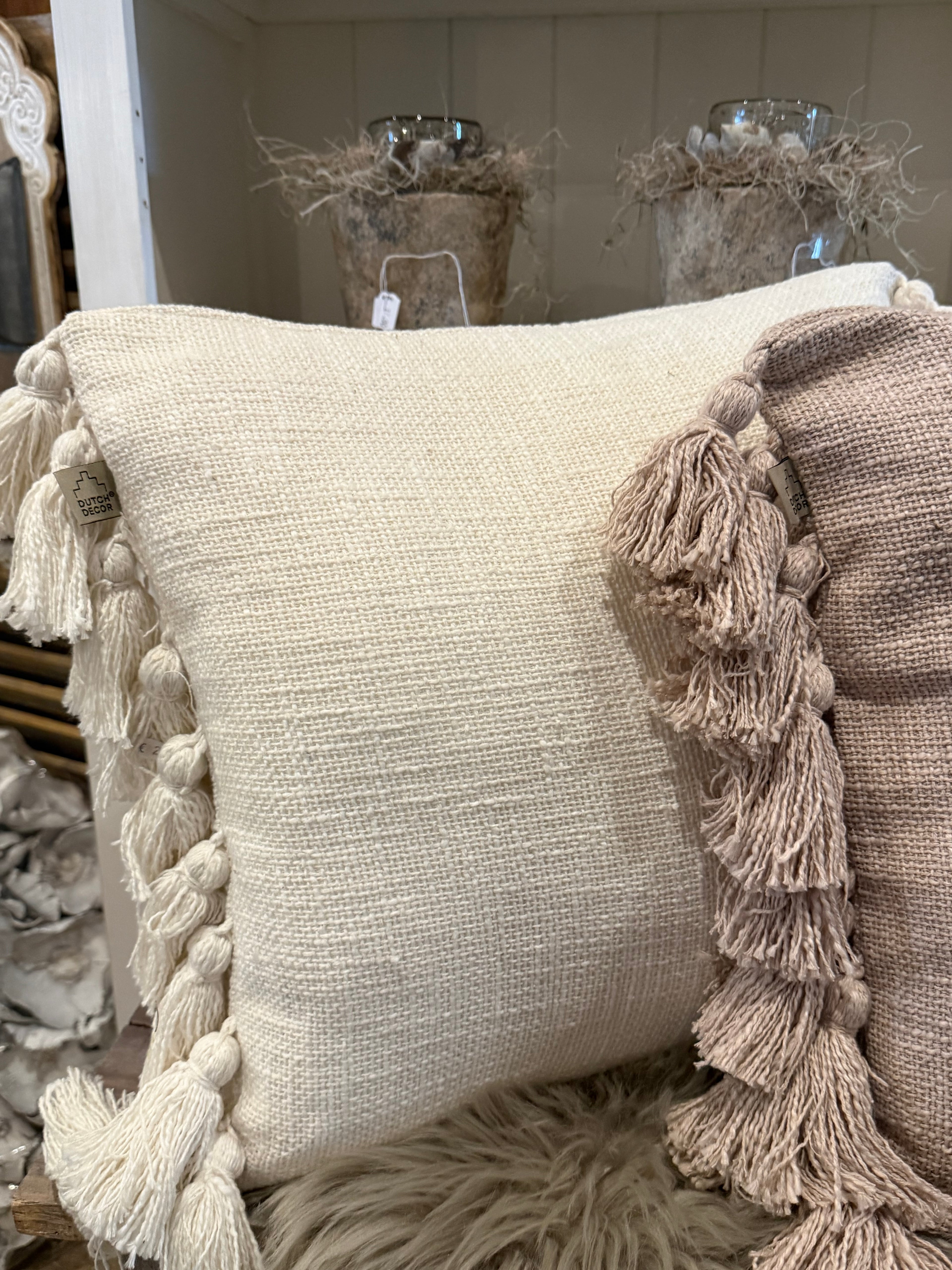 Kissen mit Quasten beige