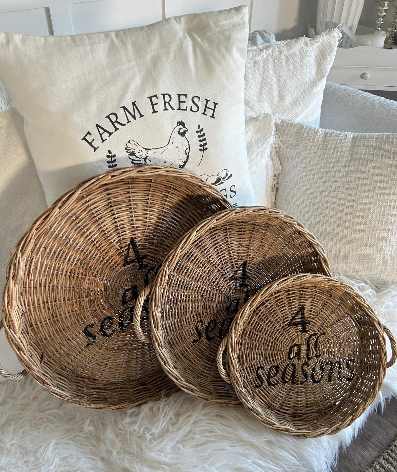 Runde Rattan-Tabletts im 3er-Set