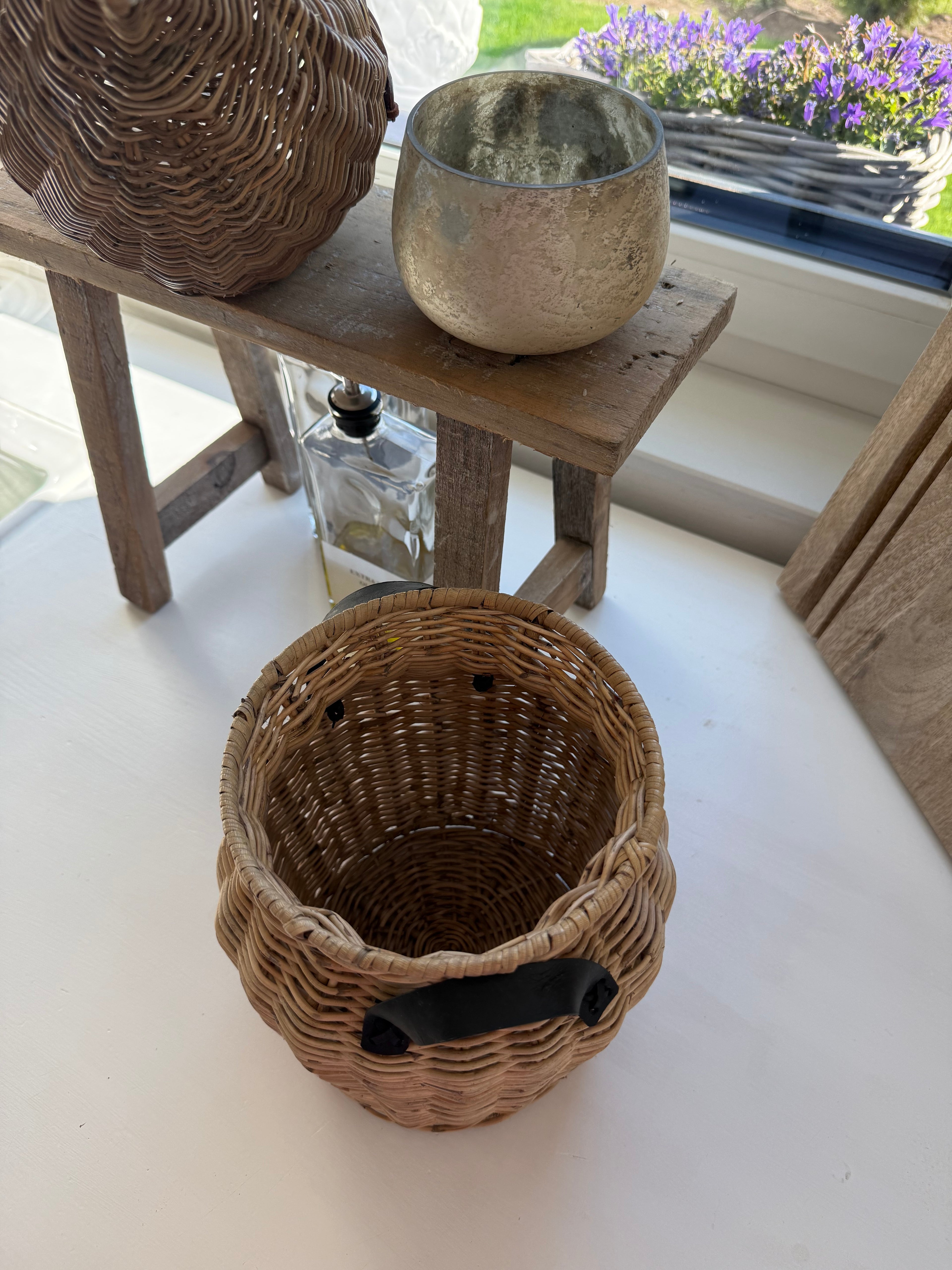 Utensilien Korb aus Rattan