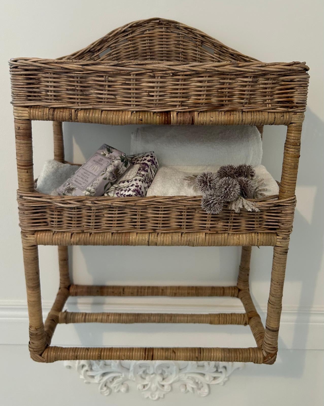 Handtuchregal aus Rattan