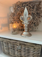 Lilie in Silber