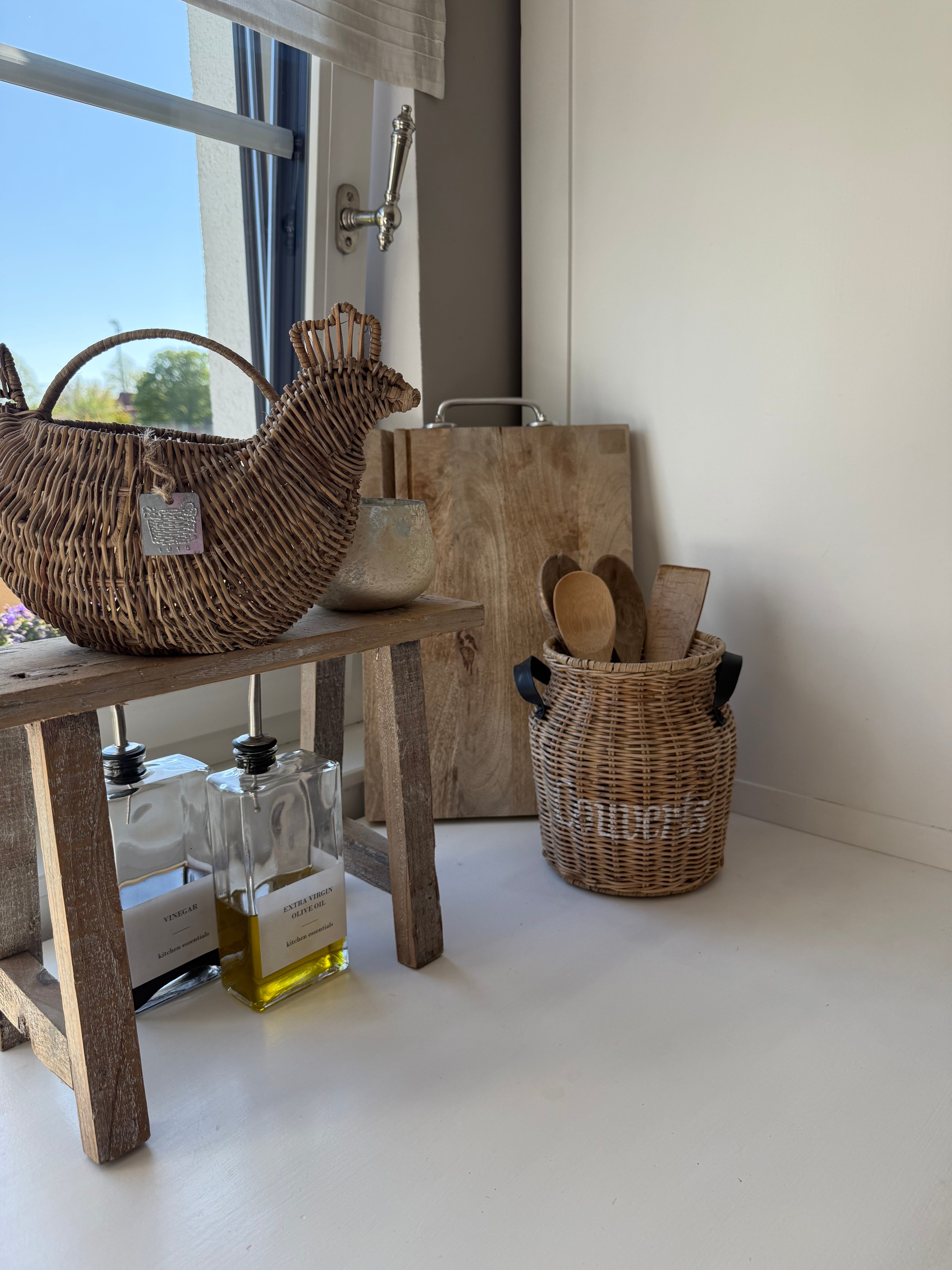 Utensilien Korb aus Rattan