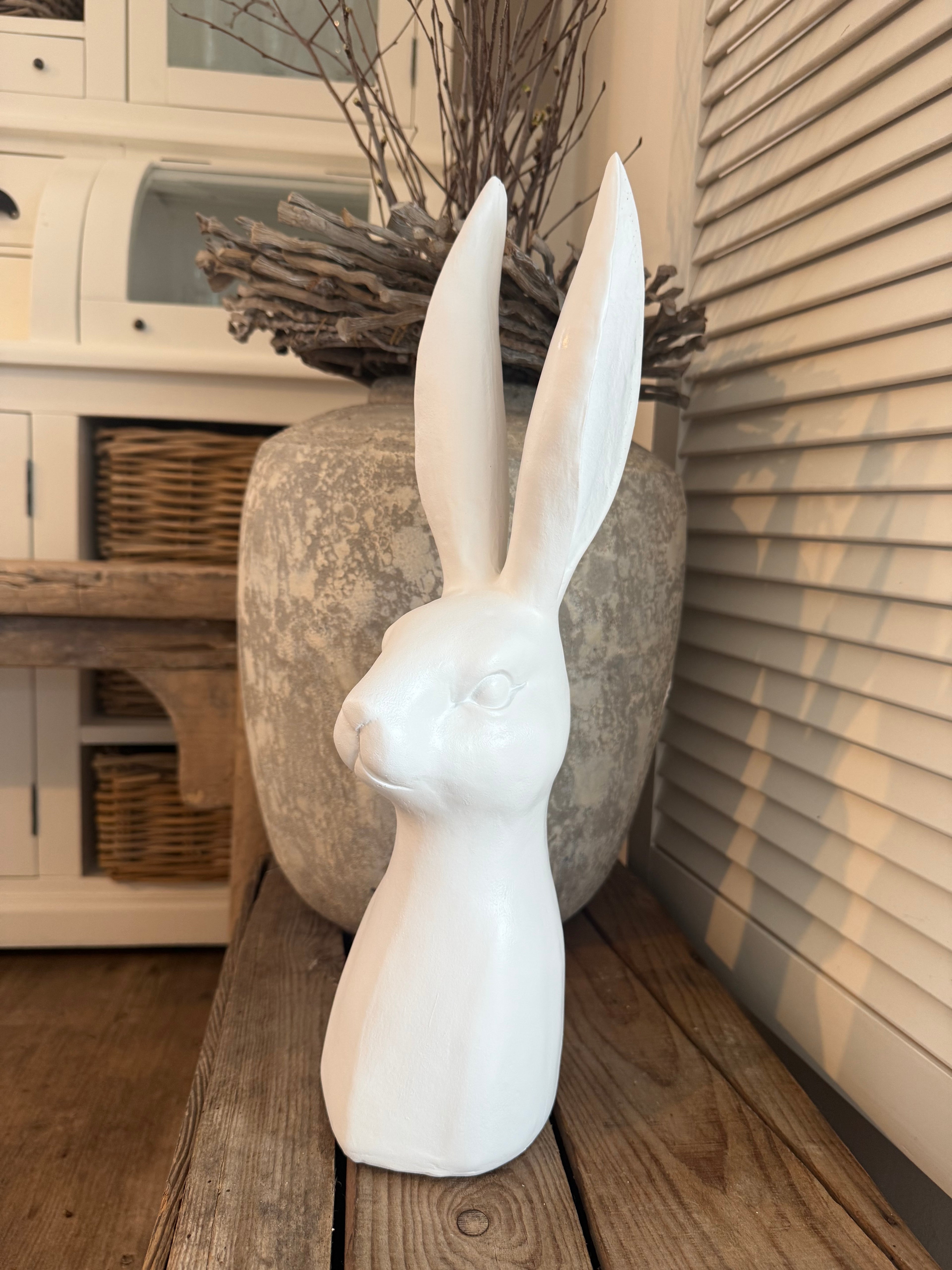 Dekorativer Hase aus Polyresin
