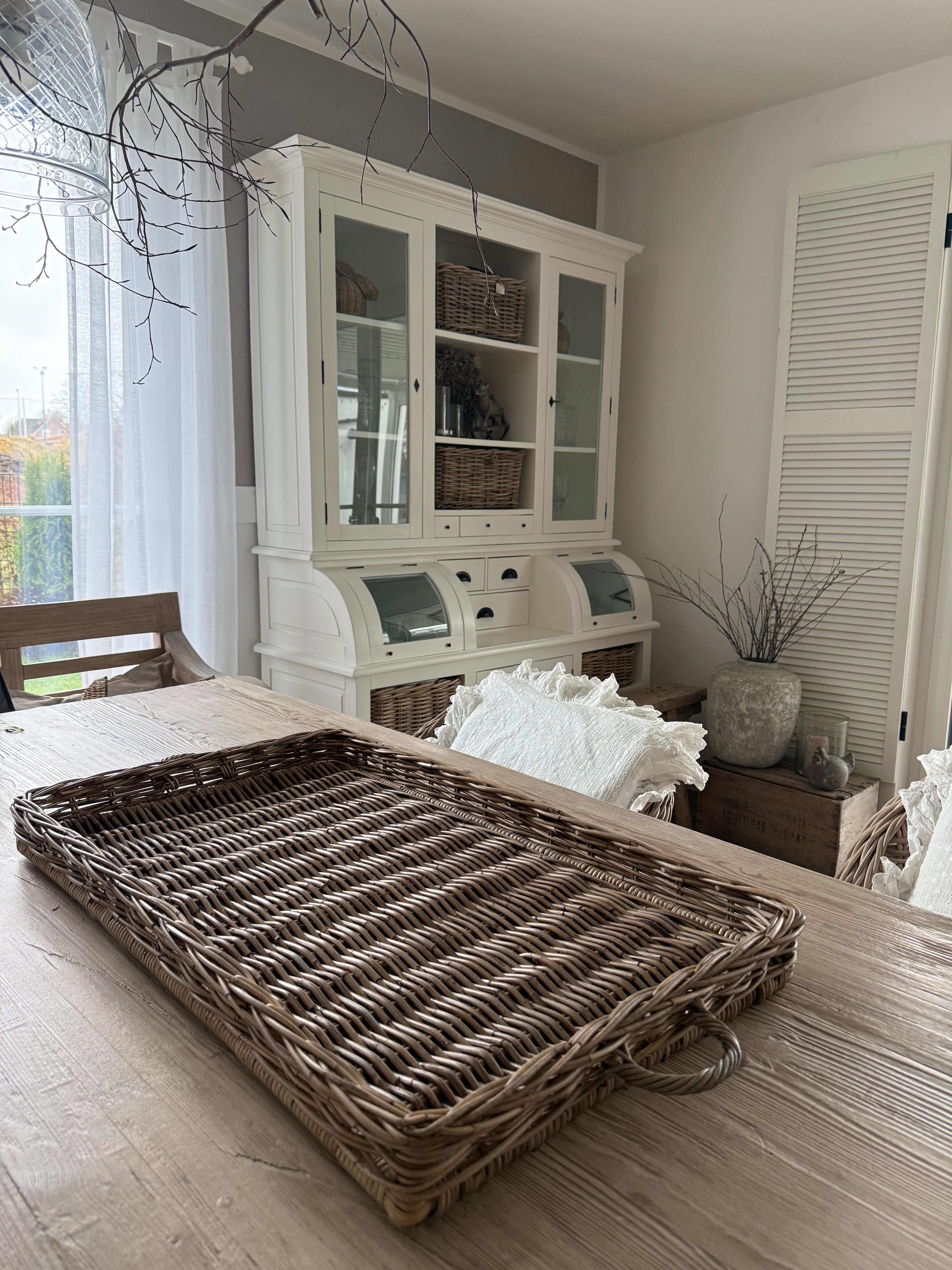 Serviertablett aus Rattan