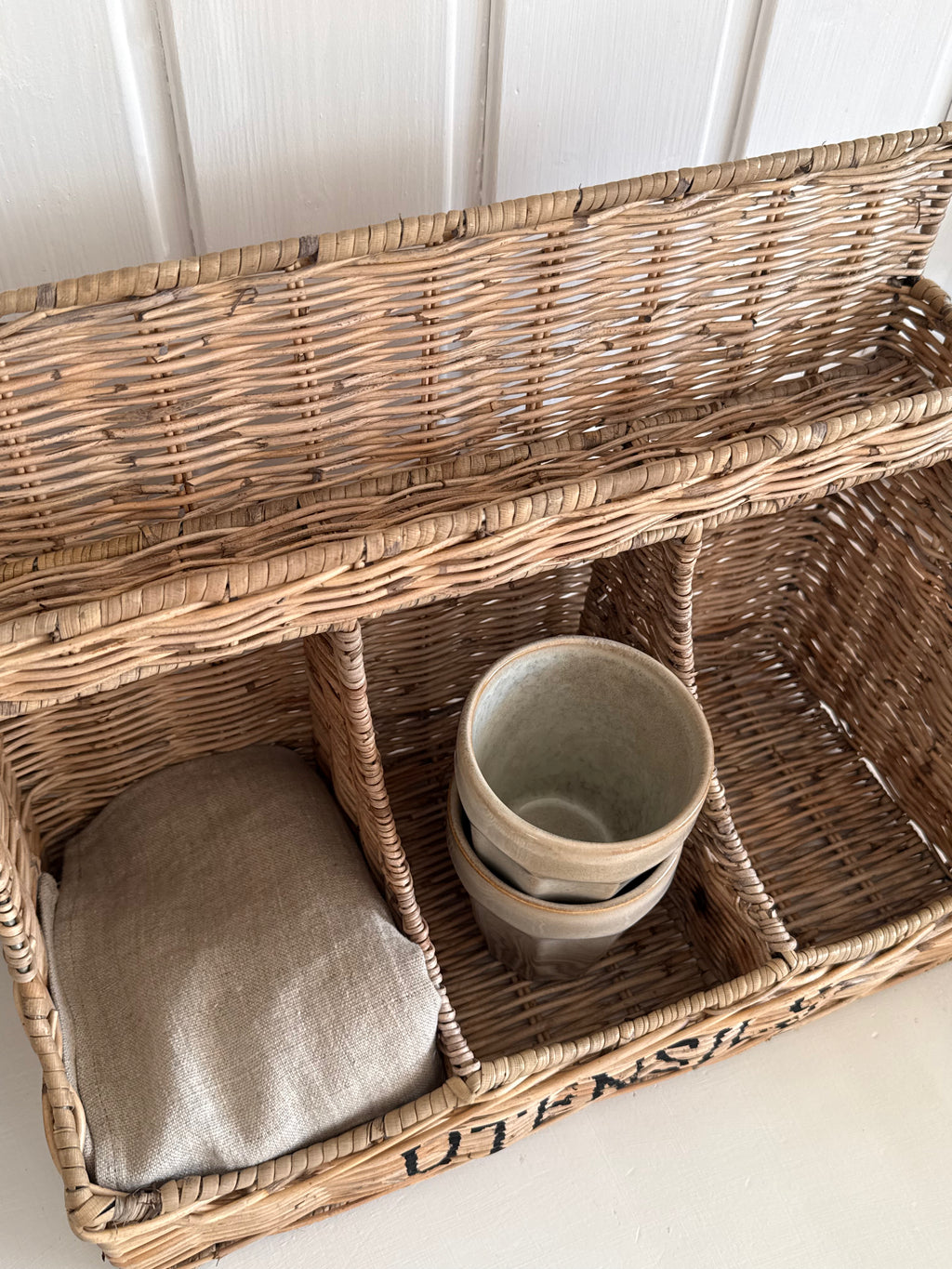 Rattan Utensilien-Regal