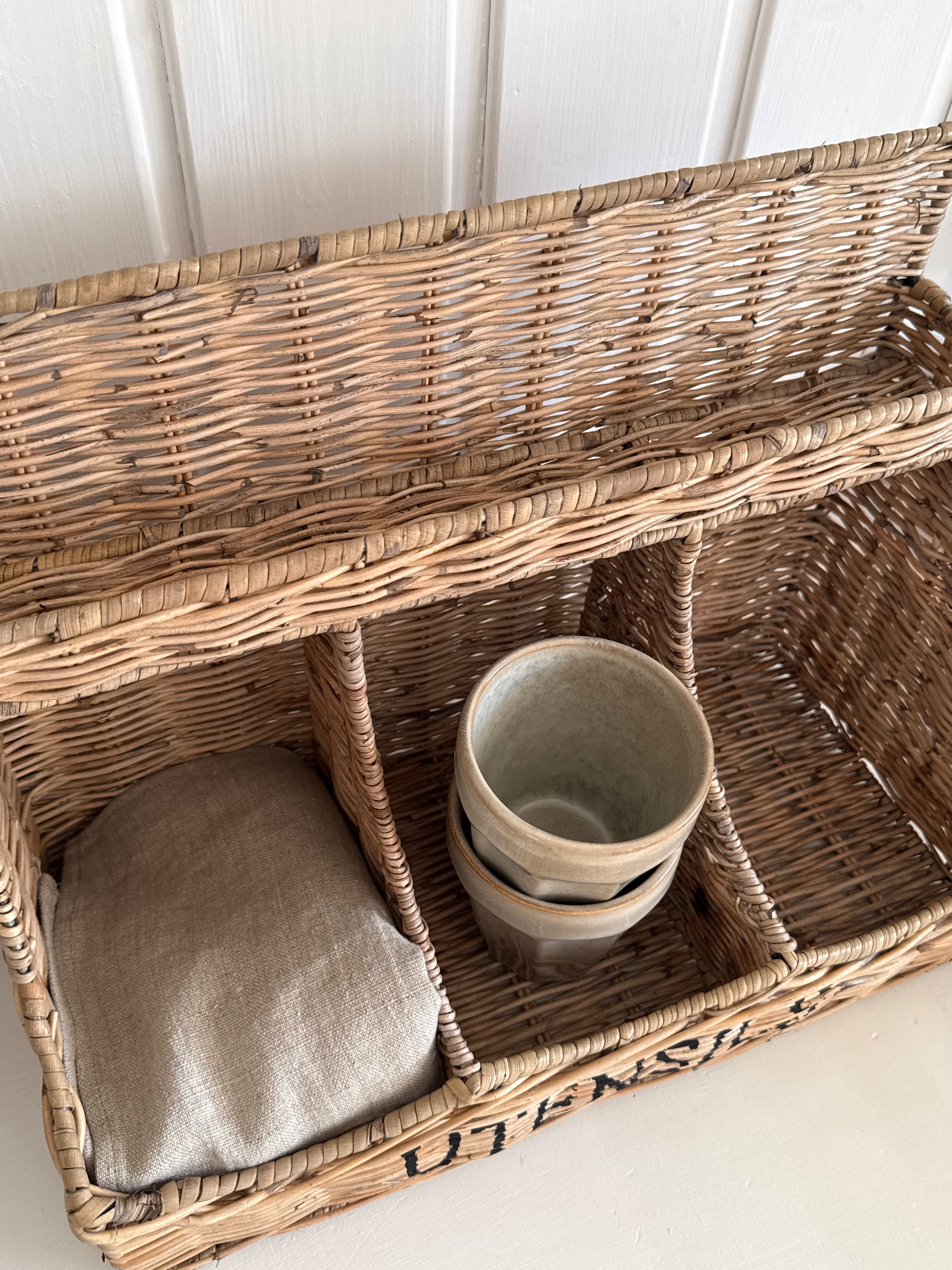 Rattan Utensilien-Regal