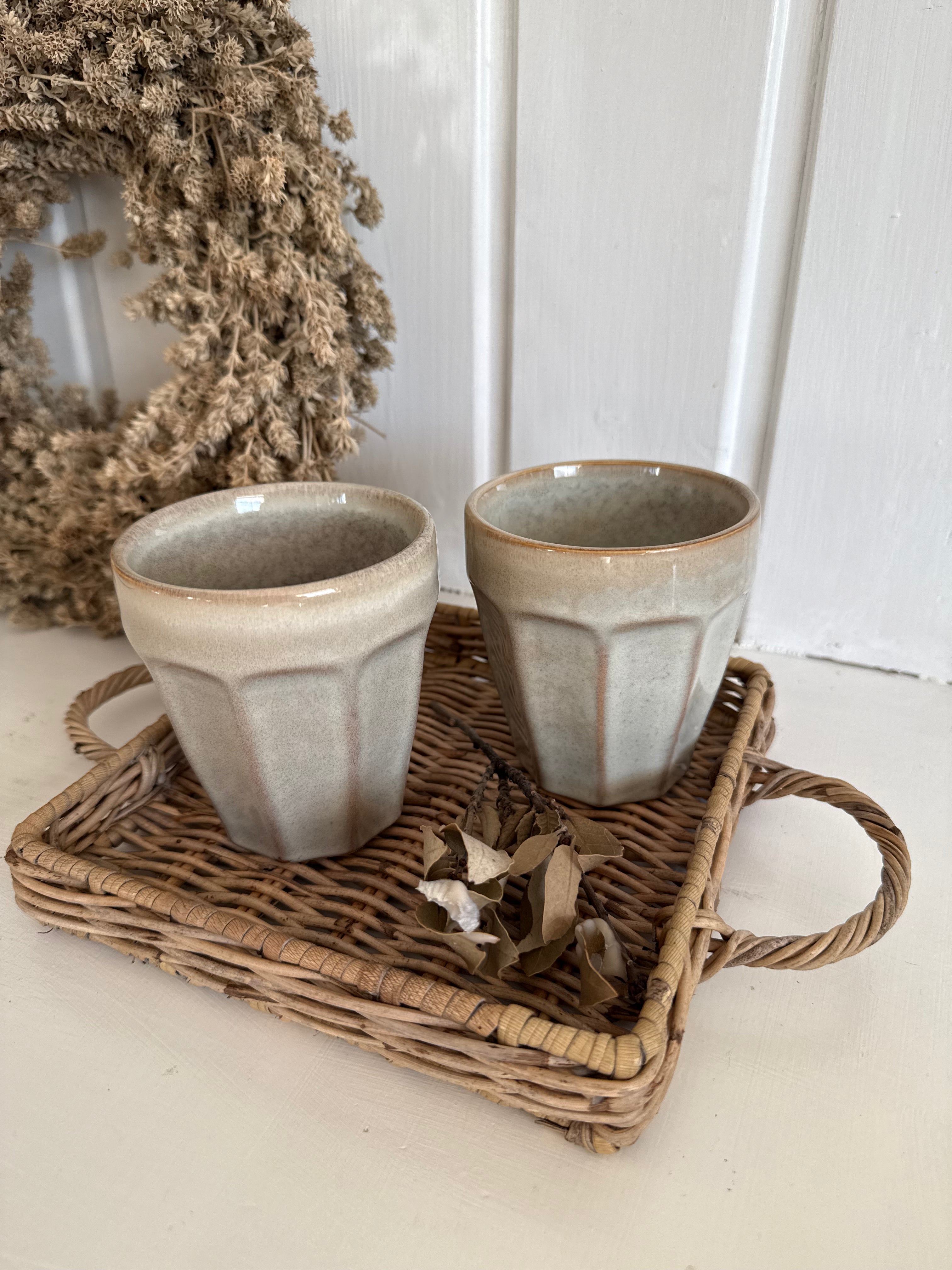 Kleines Rattan-Tablett