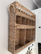 Gewürzregal aus Rattan