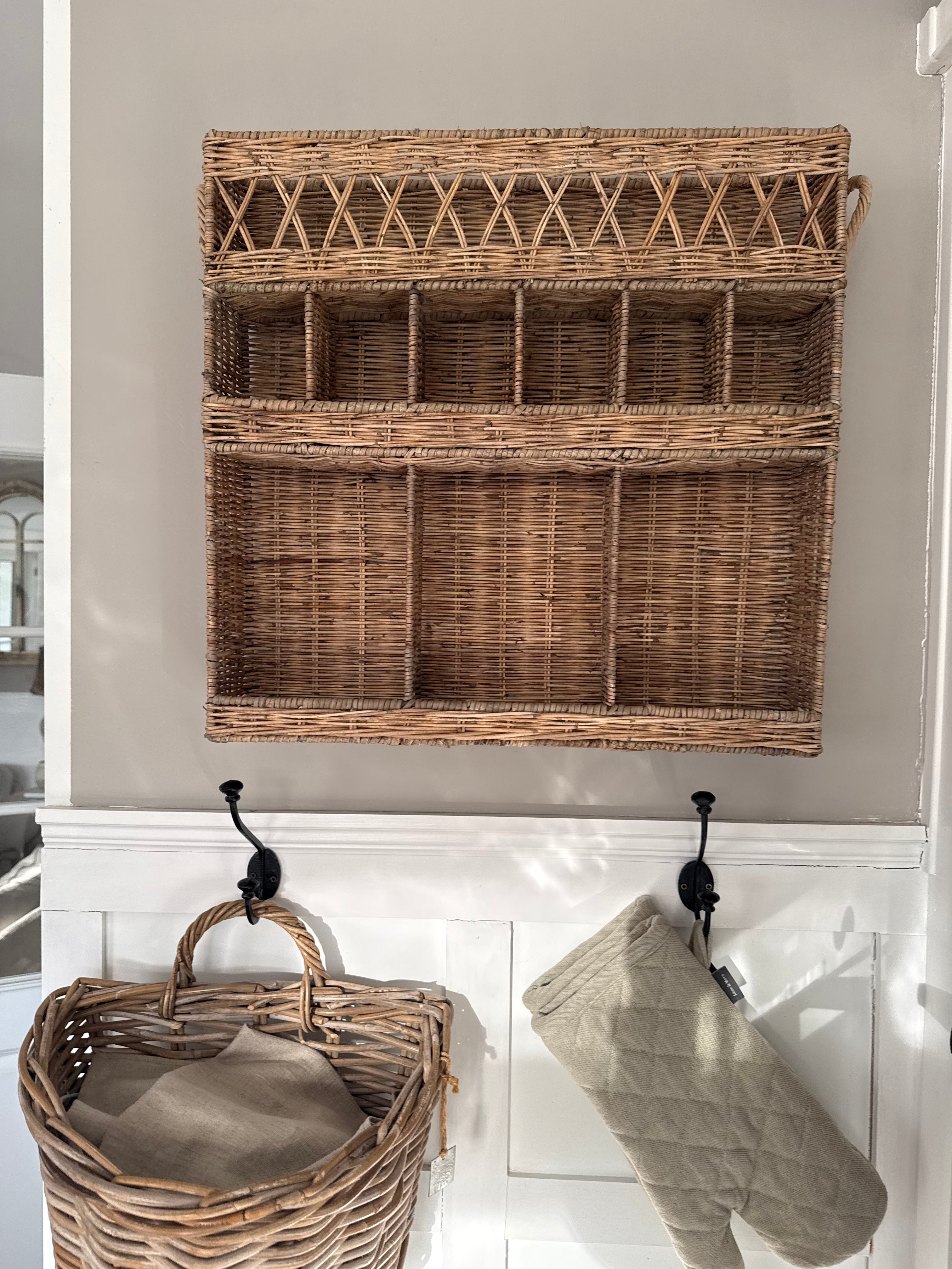 Gewürzregal aus Rattan