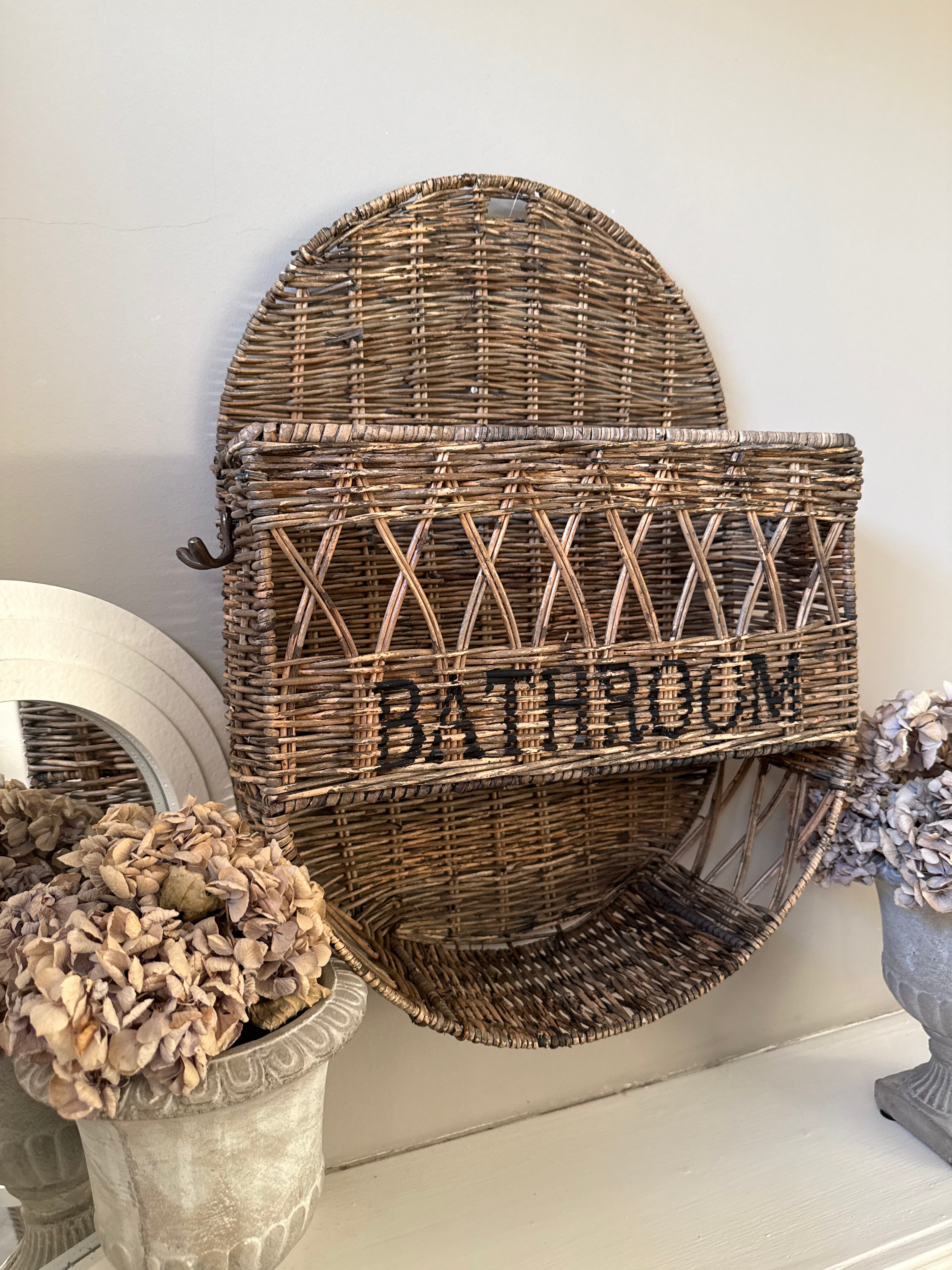 Rattan Wandregal fürs Badezimmer