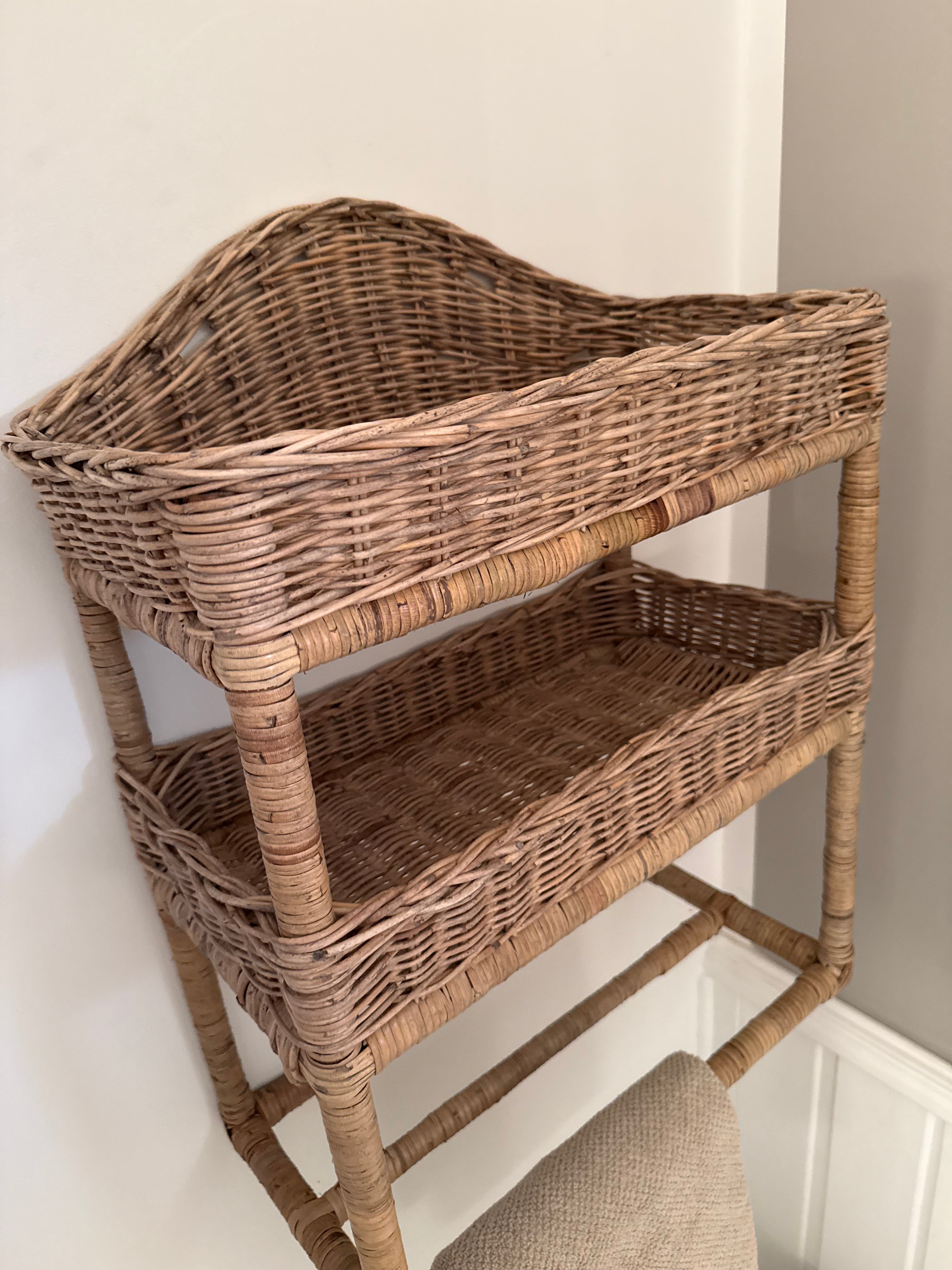 Handtuchregal aus Rattan