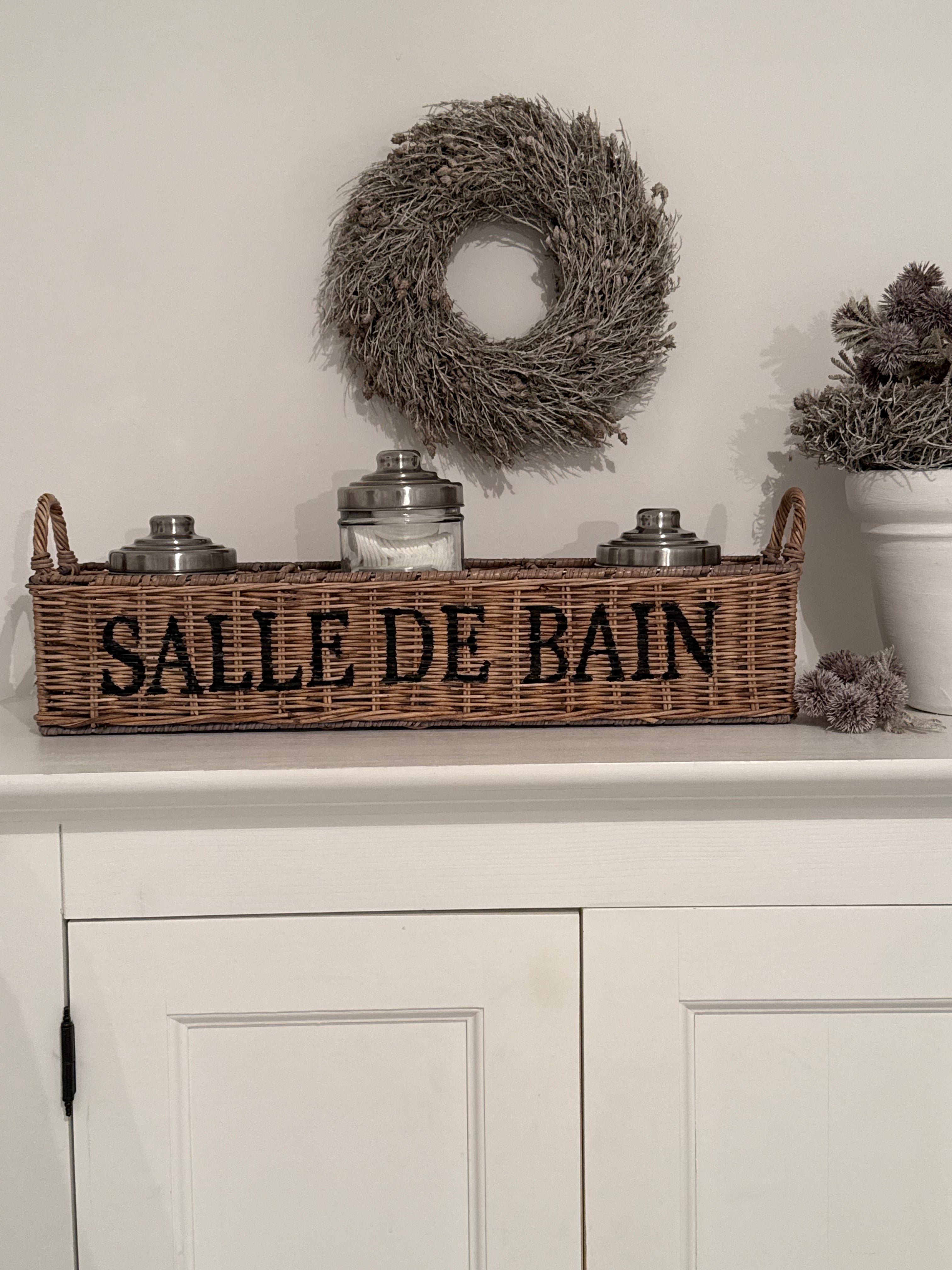 Rattan Korb mit Schriftzug