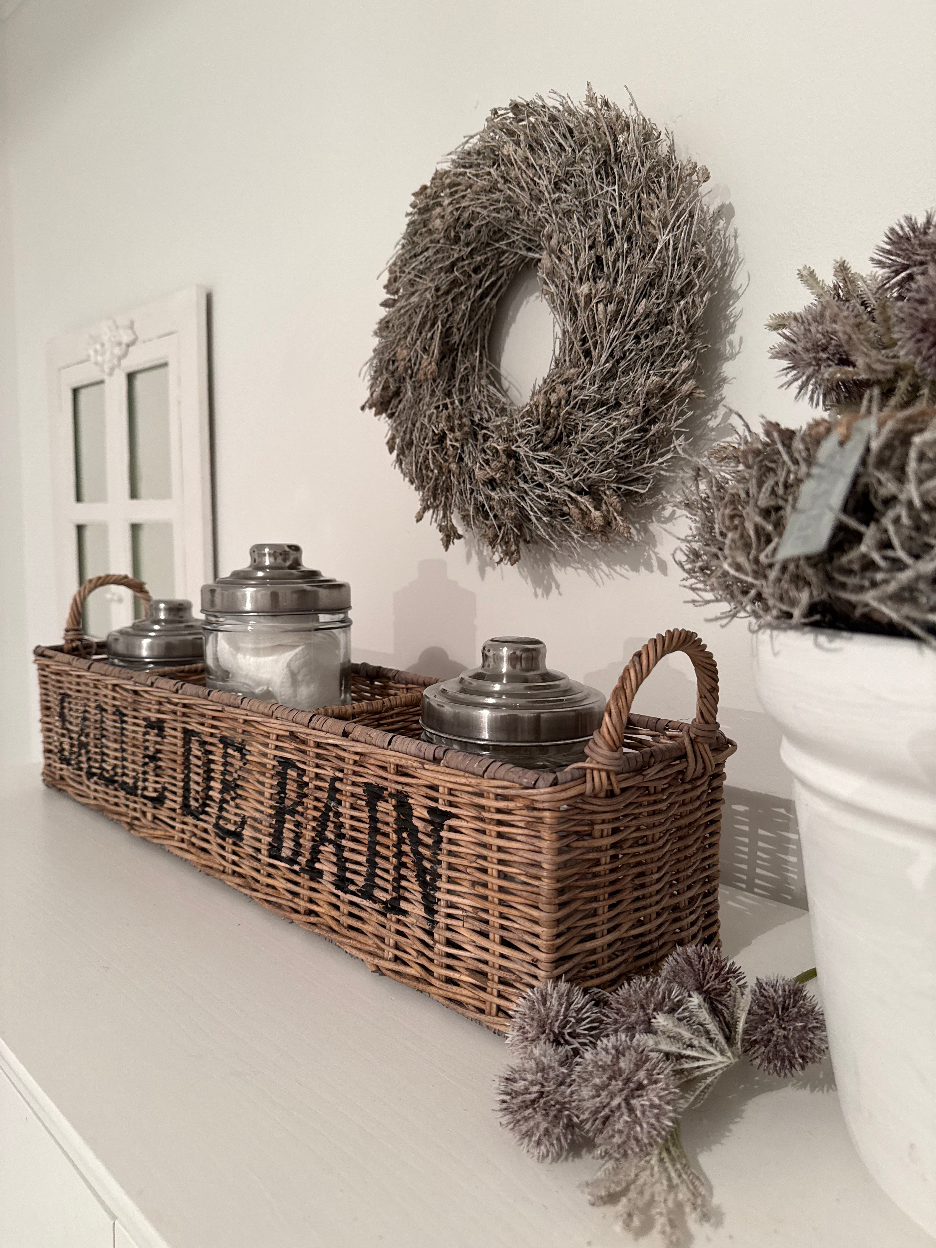 Rattan Korb mit Schriftzug